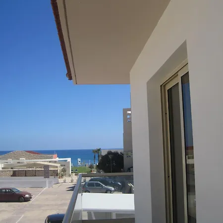 Polyxenia Isaak Luxury And * פרוטאראס
