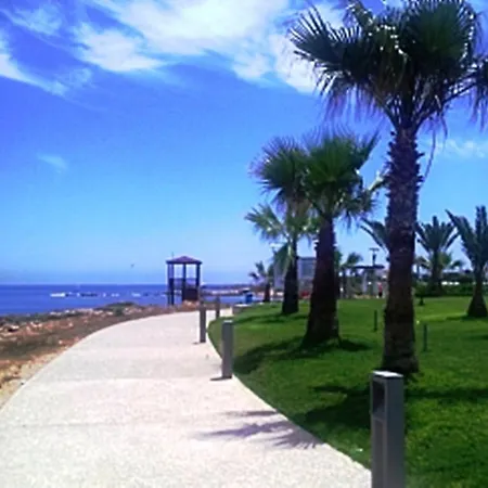 Polyxenia Isaak Luxury And *