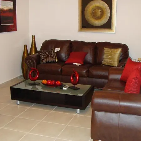 Polyxenia Isaak Luxury And * פרוטאראס