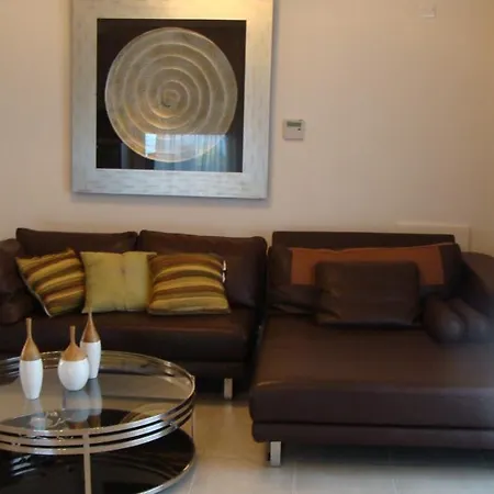 Appartamento Polyxenia Isaak Luxury And *