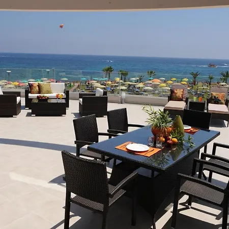 Polyxenia Isaak Luxury And *