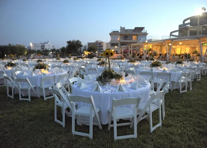 Polyxenia Isaak Luxury And Apartamento Protaras