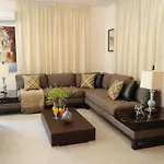 Polyxenia Isaak Luxury And * بروتاراس