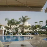 Polyxenia Isaak Luxury And بروتاراس